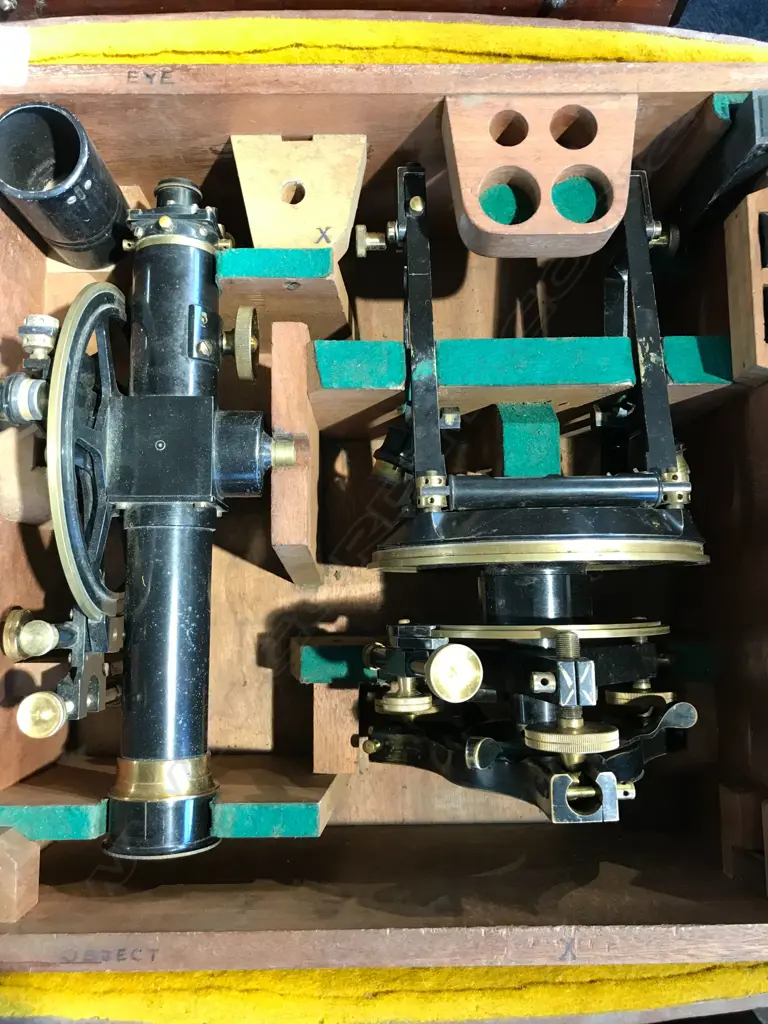 T COOKE & SONS BLACK PAINTED BRASS THEODOLITE IN MAHOGANY CASE & LEATHER TRAVEL CASE Image 1++